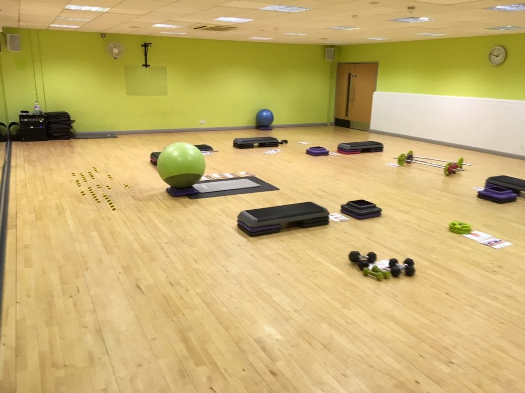 laura trott leisure centre swimming lessons